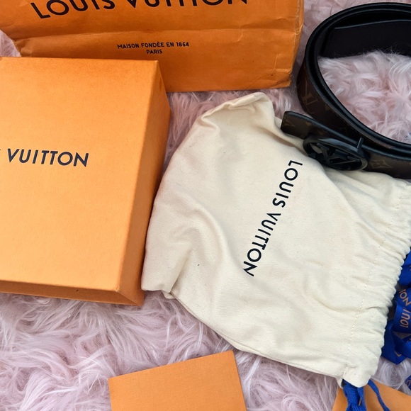 Authentic Louis Vuitton belt with receipt, dust bag, bag, box and cards. - Picture 9 of 13